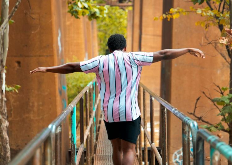 When Advice Arrives Uninvited